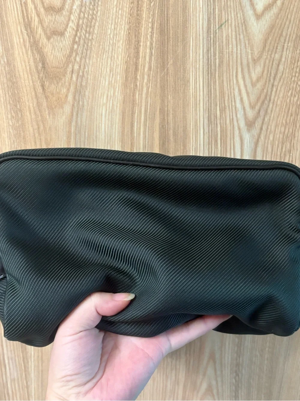 Auth Louis Vuitton Toiletry Bag unisex